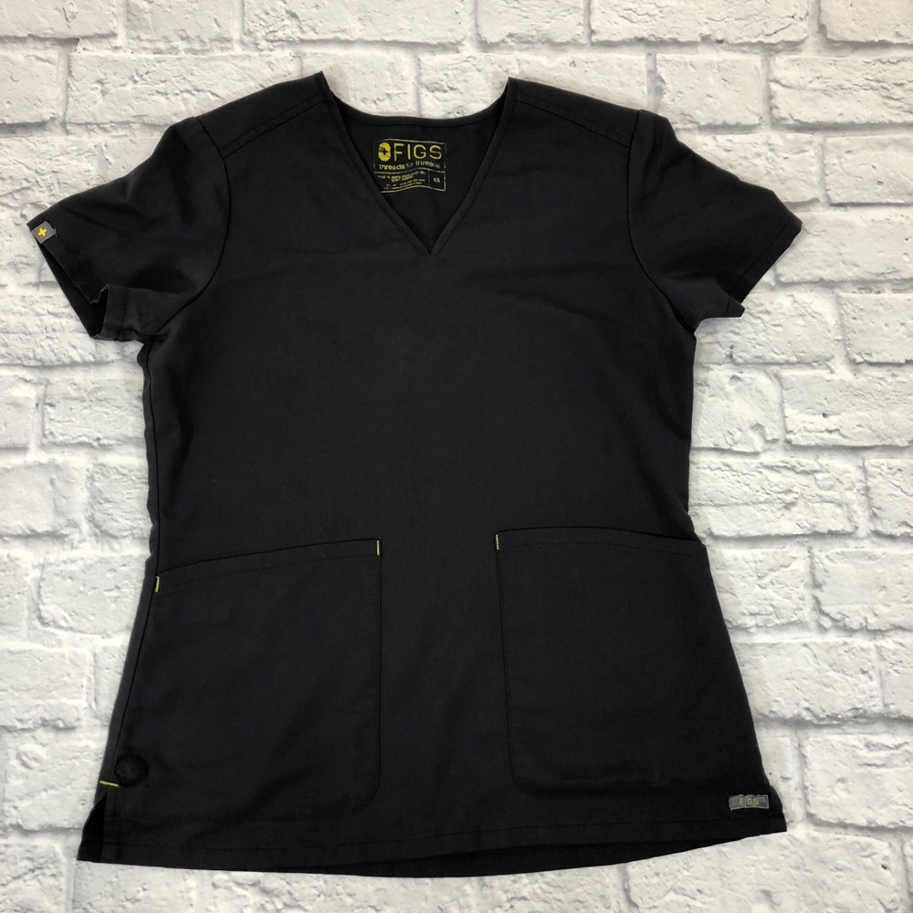 Figs top. Charcoal Gray. Yellow tag. XS